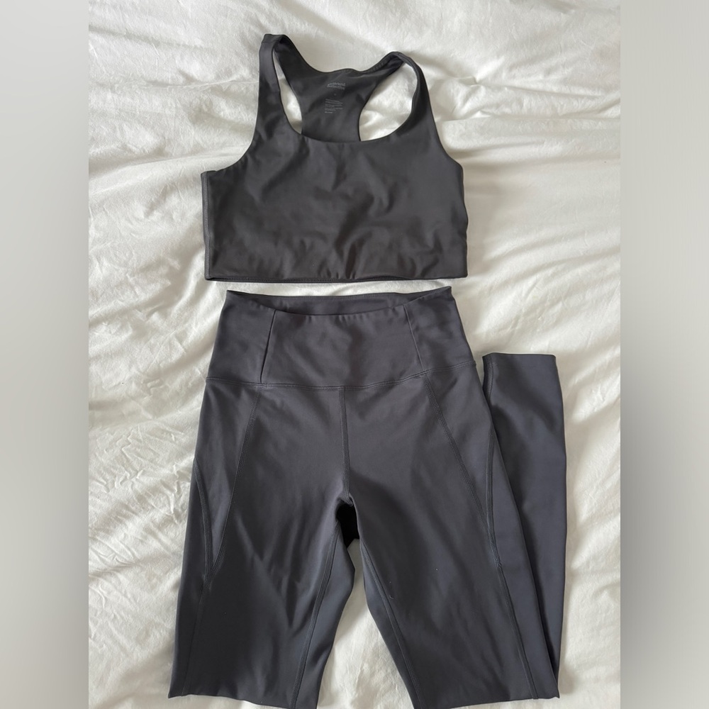 Girlfriend Collective Set. Top size S. Leggings Size M.